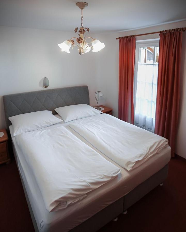 Appartements Ferienwohnungen Alpenblick Файстенау Екстериор снимка